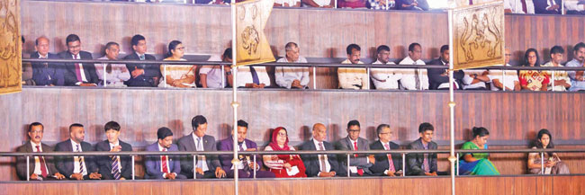 මංගල සභාවාරය නැරඹීමට පැමිණි රාජ්‍ය තාන්ත්‍රිකයන් සහ රාජ්‍ය නිලධාරීන්