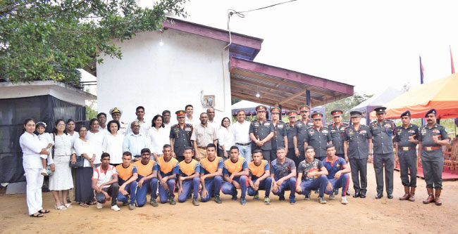 ජල ව්යාපෘතිය ලබා දීමට මැදිහත් වූ පිරිස හා ශ්රම දායකත්වය ලබාදුන් යුද හමුදාව